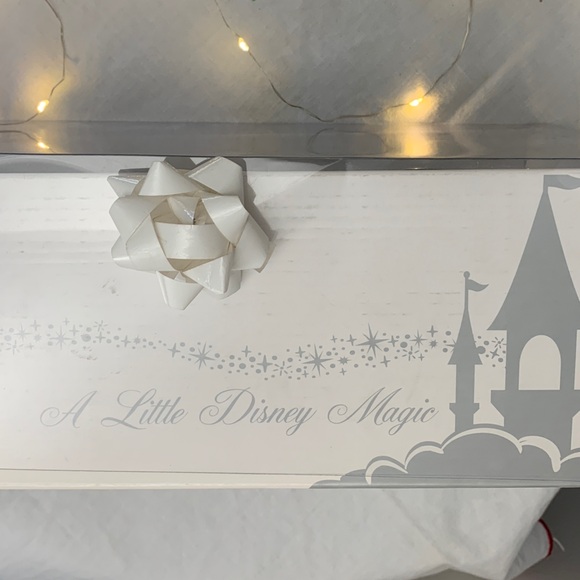 Disney Black and White Mr. and Mrs. Mugs NWT Large holds 16 oz each - Picture 3 of 16